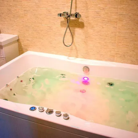Jacuzzi New Apartcomplex Kaskad, панорамный вид на *